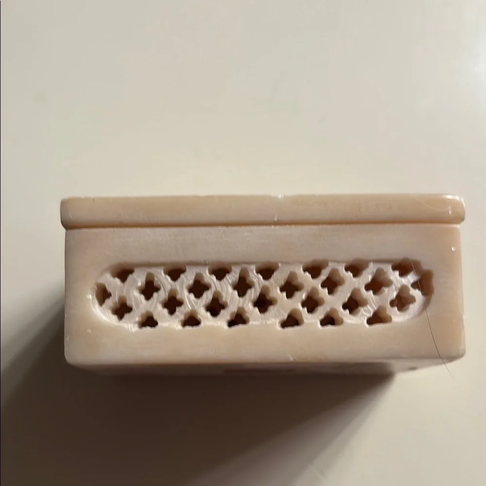Vintage Floral Inlay Soapstone Dish - Picture 4 of 10